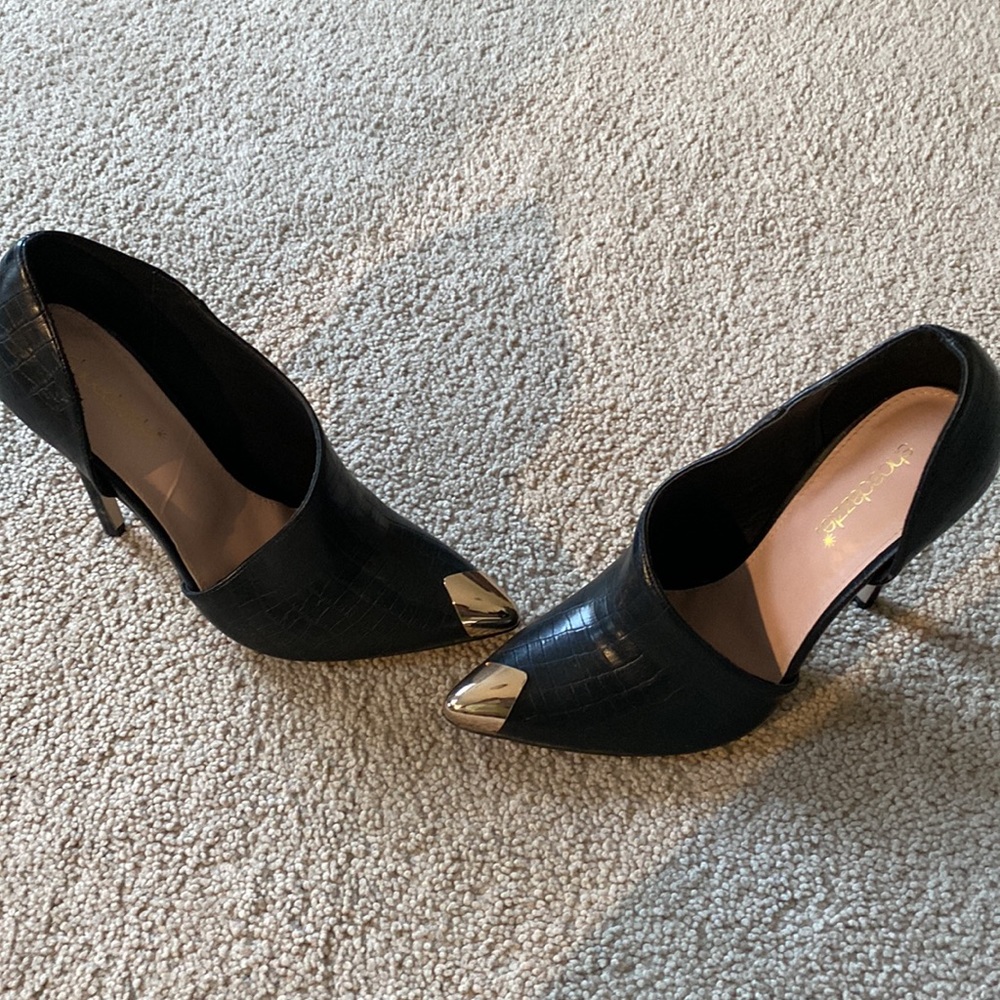 Black Textured booties with gold tips